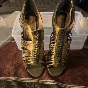 Bakers ( twist ) green, and tan leather booty sandals size 9